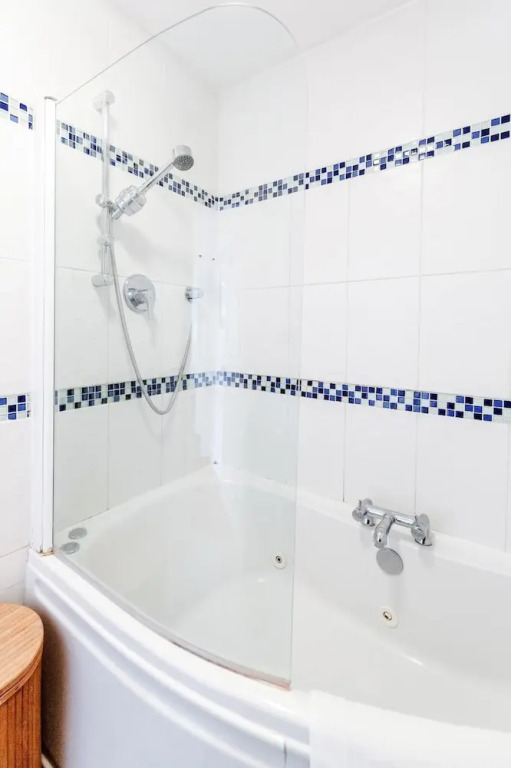 Bright stylish Nott Hill apart sleeps 6