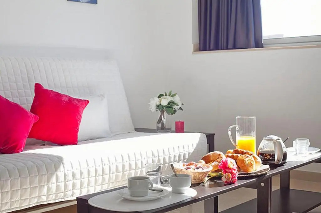 Charmsuites Paralel