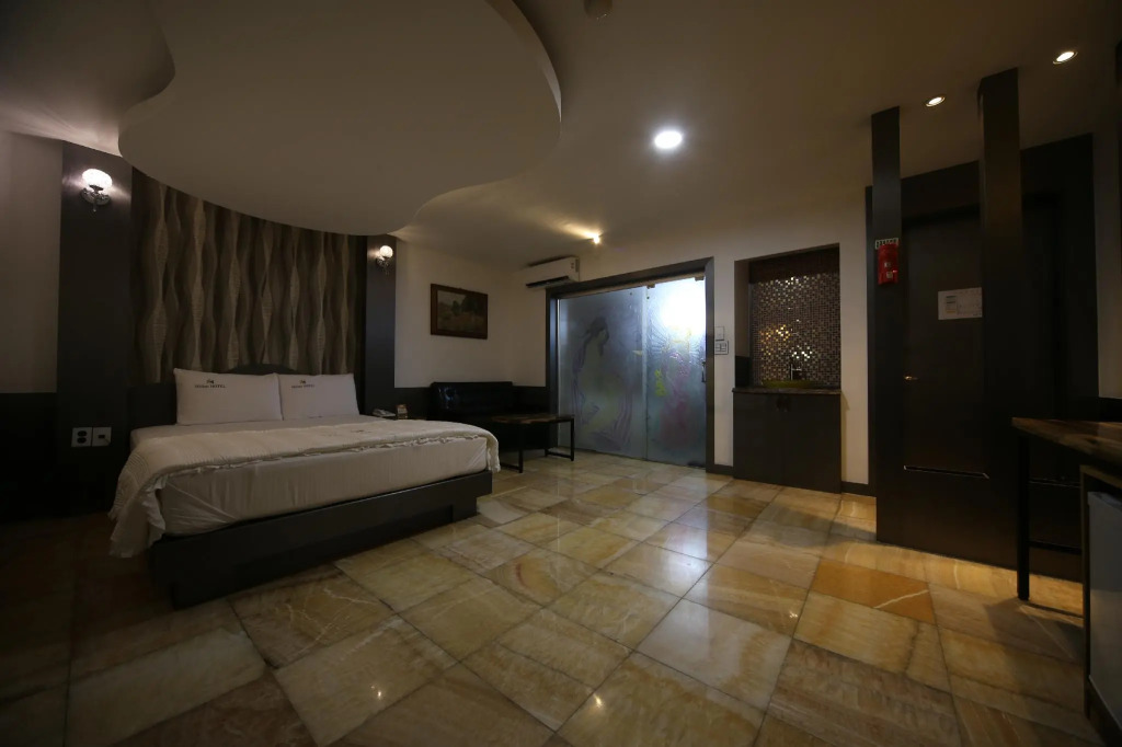 Midas Hotel