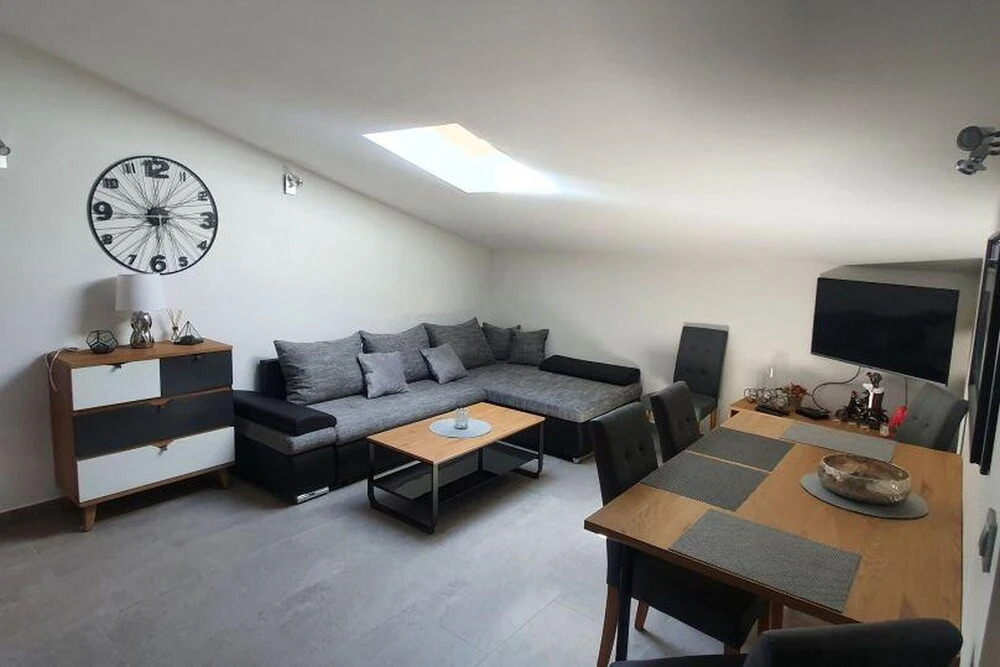 Beautiful Family Apartment a5 for 5 Guests in Vrvari, Close to the Beach