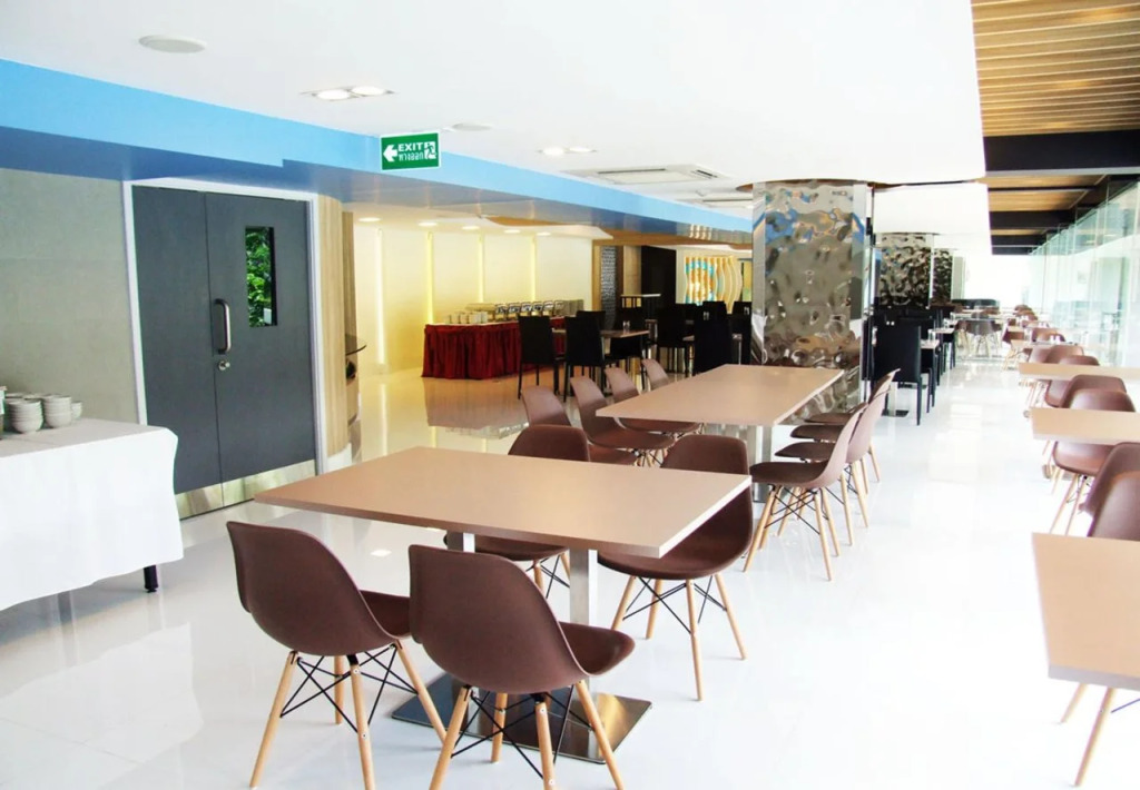 Grand Tower Inn Sathorn Hotel
