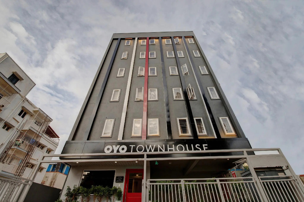 Super Townhouse Siri Residency