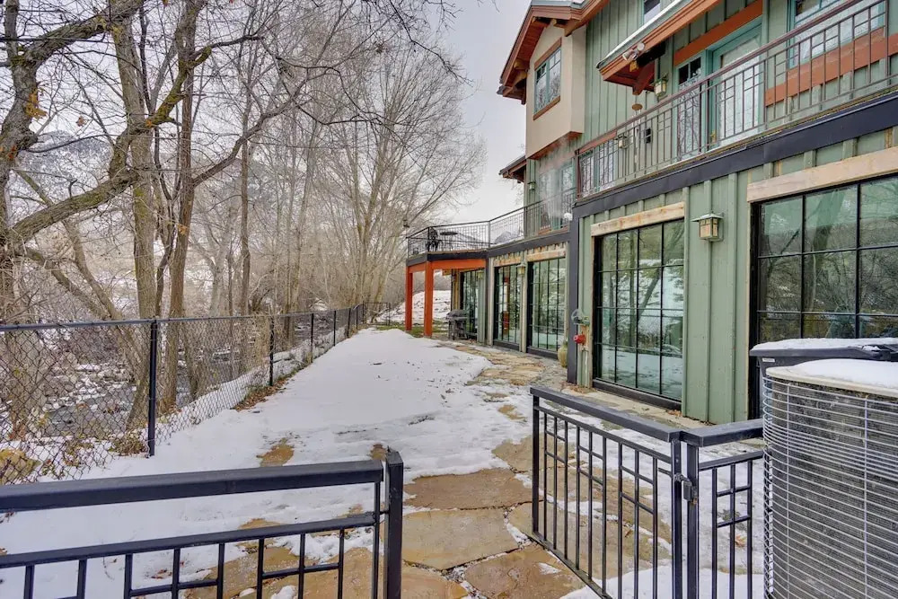 15 Mi to Slc: Riverwalk Suite w/ Mtn Views