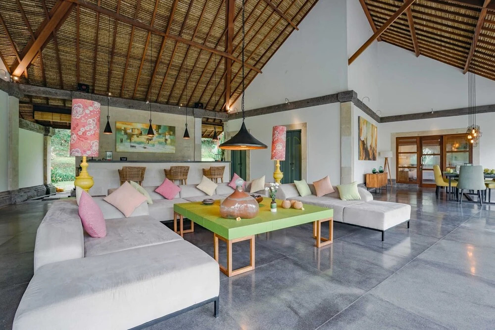 Villa Themma Jungle - Sumptuous 3BR Luxury Villa with Majestic Jungle View North of Ubud