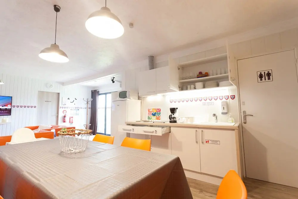 APPARTHÔTEL Les Prés Blondeau, 1 à 10 personnes, 3 chambres, Terrasse, Parking privé, Wifi, Arrivée autonome 24-7