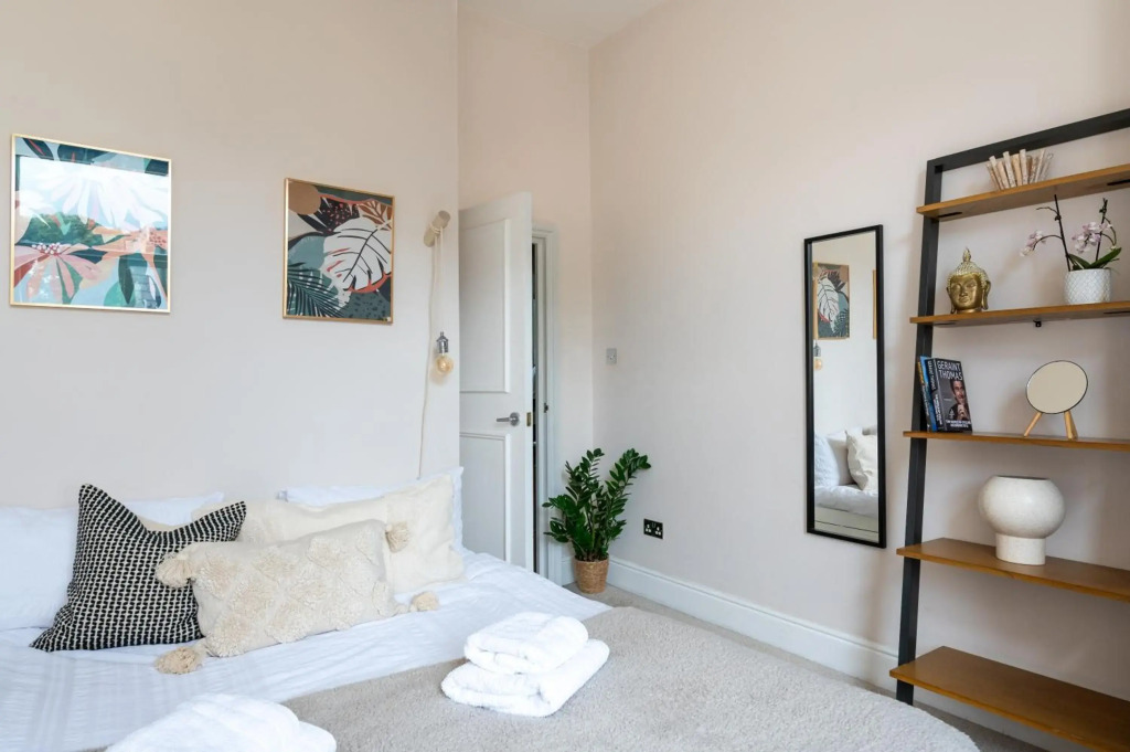 Entire 2 Bedroom Apartment In Central Cardiff