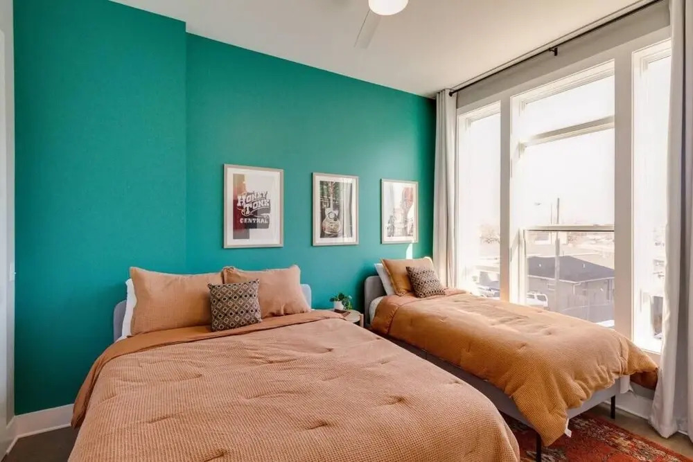 Mega Home 24 Beds and Karaoke
