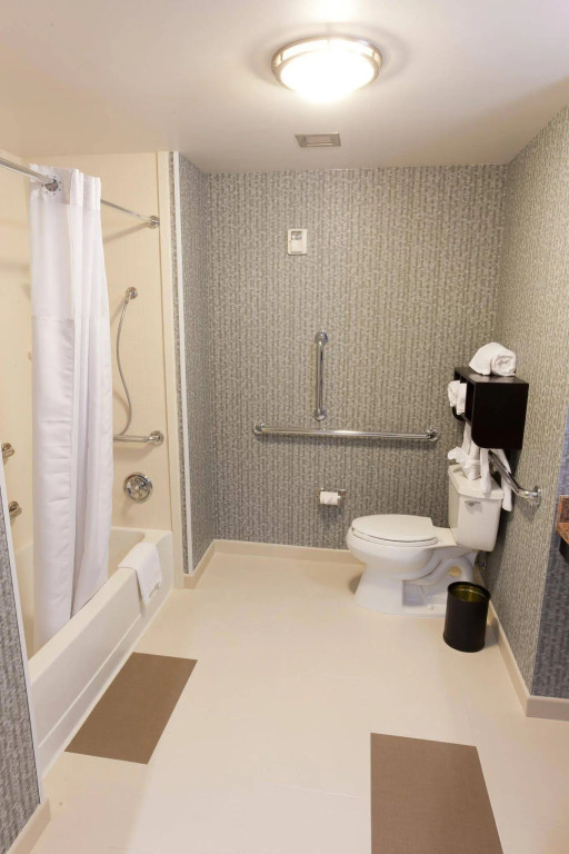 Hampton Inn and Suites Tulsa Central