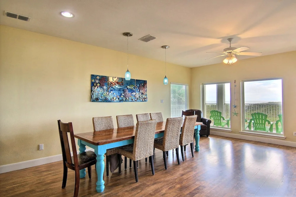 Ocean Oasis 5 Bedrooms 4 Bathrooms Home