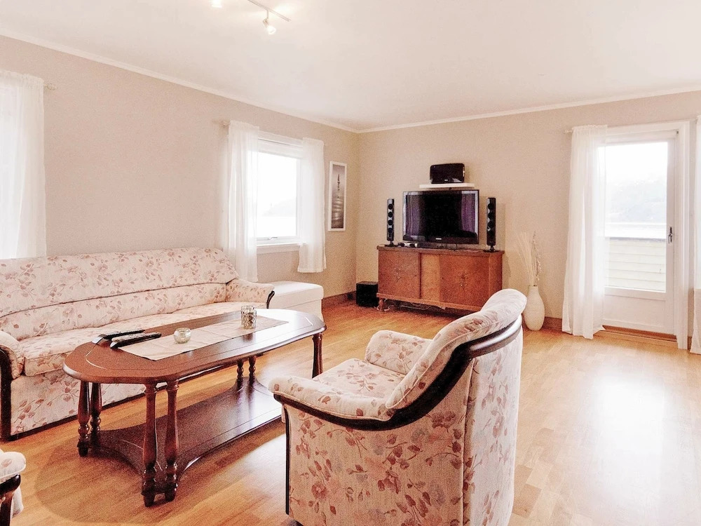8 Person Holiday Home in Kjølsdalen