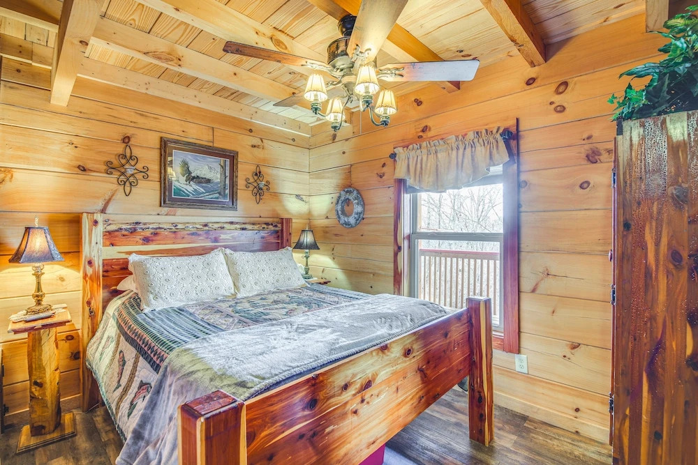 Sevierville Log Cabin W/ Hot Tub Near Dollywood!