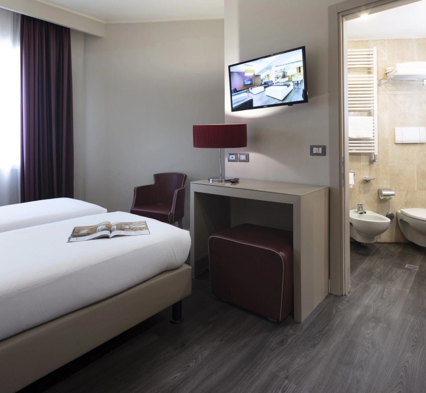 Smart Hotel Holiday