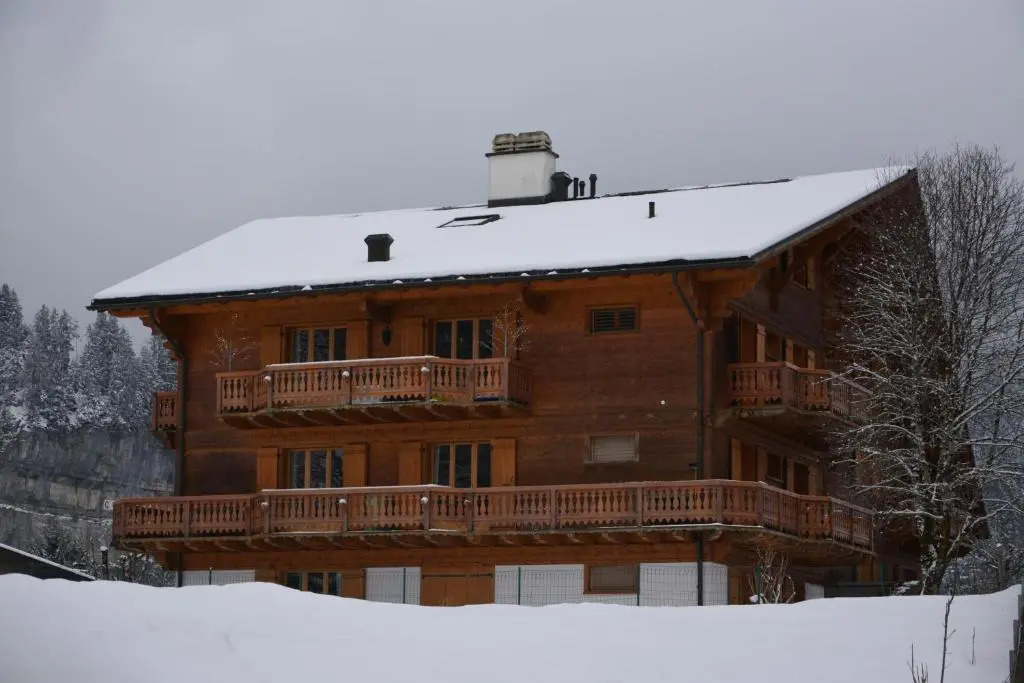 Celine 9 Champery