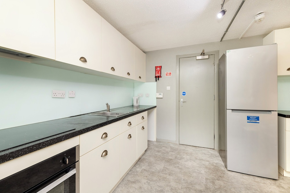 Meadow Court Apartments