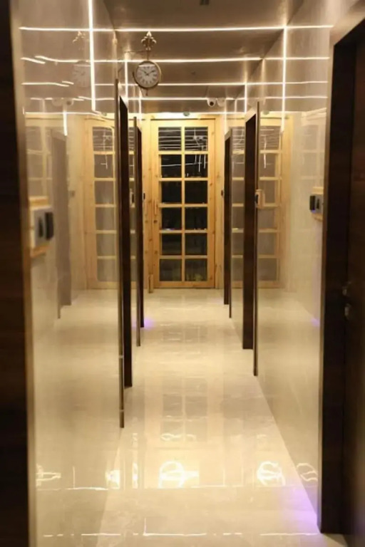 Hotel Rooms Dadar near Station