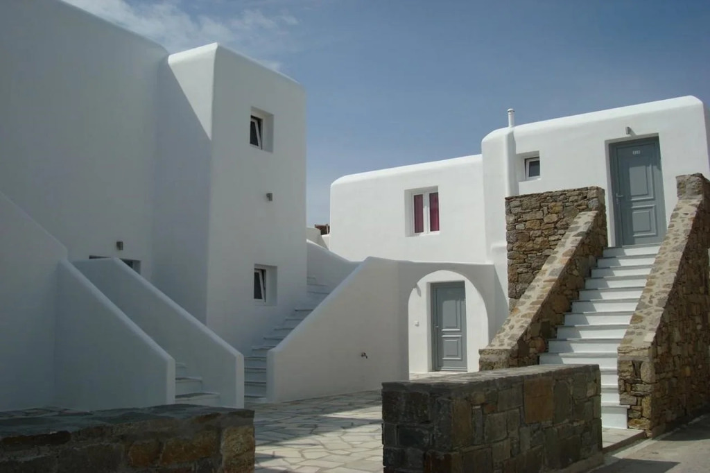 Elena Studios & Suites