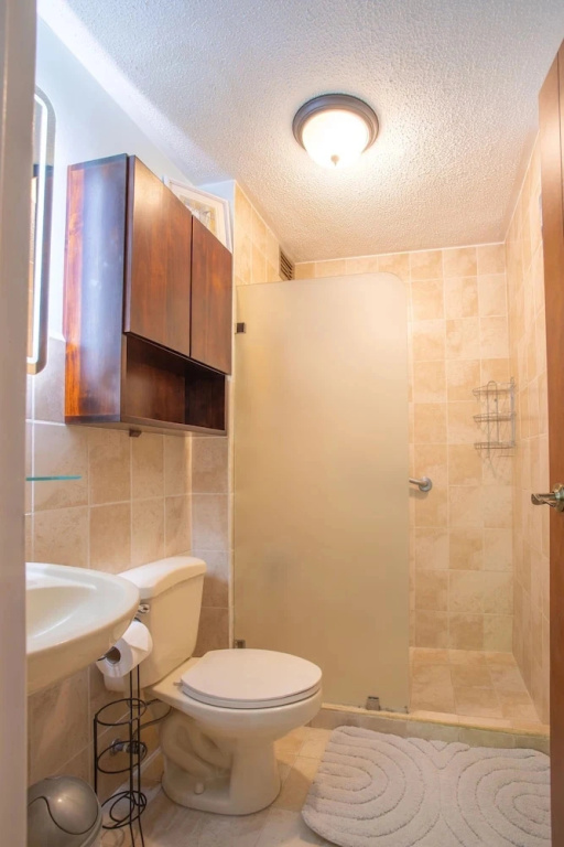 Luxury 3-bedroom Condo in Paradise