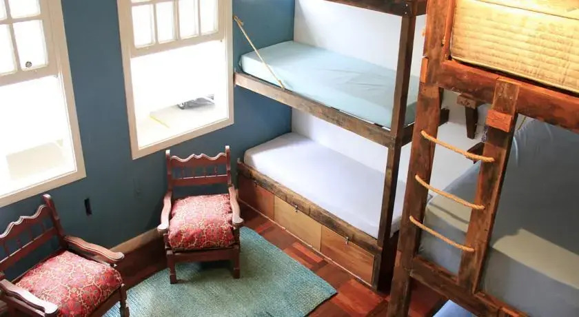 Zé Caramujo Hostel