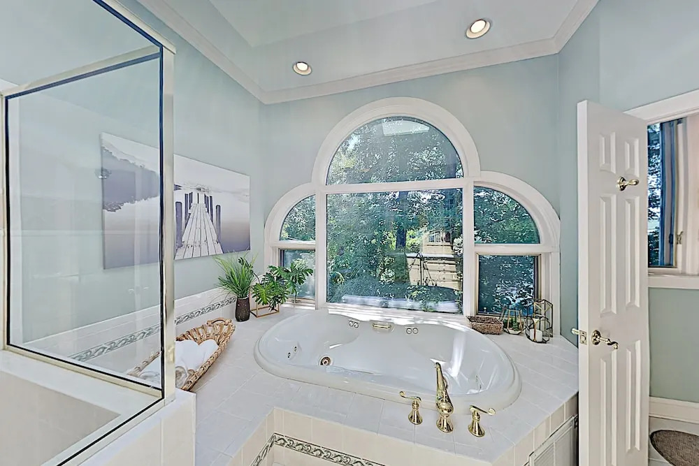 Panoramic Pool Paradise W/ Lake Lure View & Pool 4 Bedroom Home