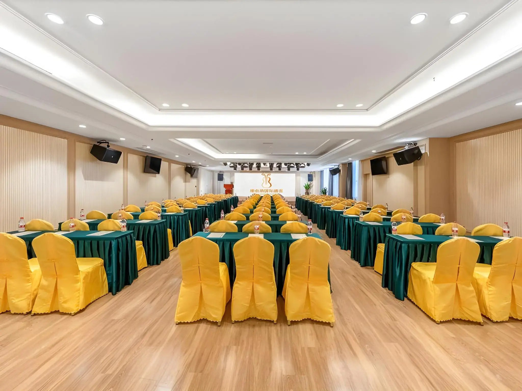 Vienna International Hotel (Dongguan Shipai Ecological Park)