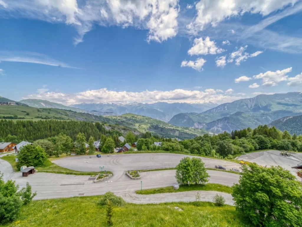 Les Pistes 37750