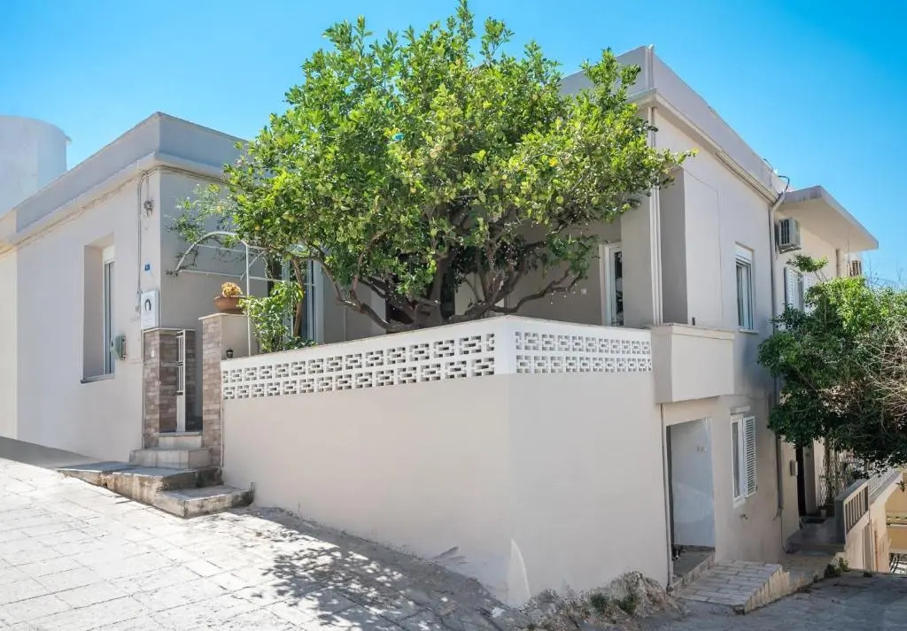 Sofias LemonTree Family House