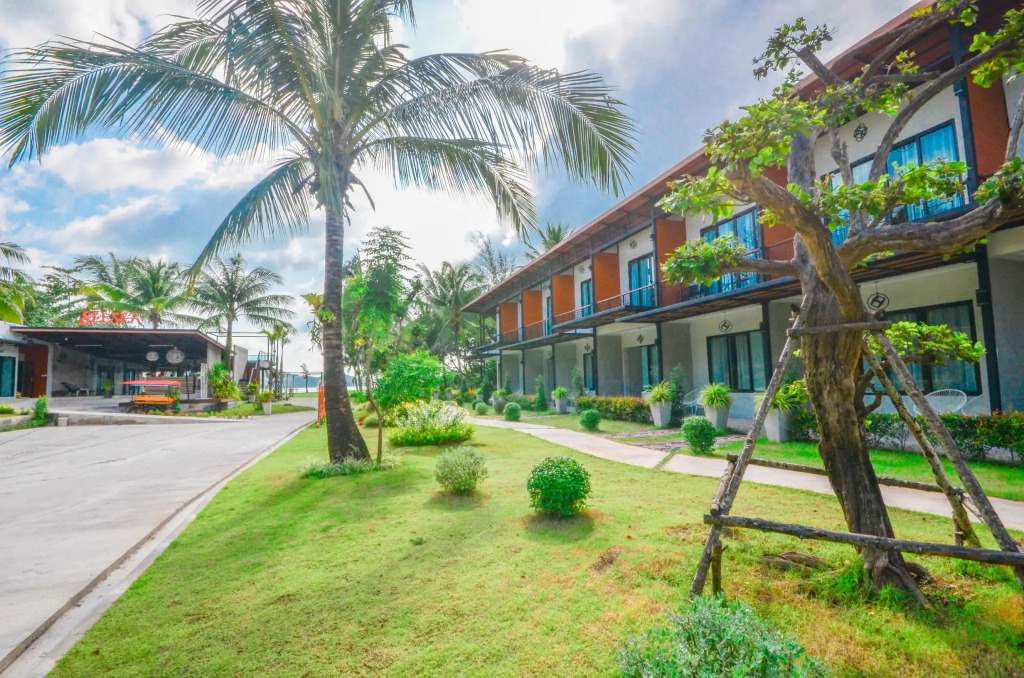SeeSea Resort