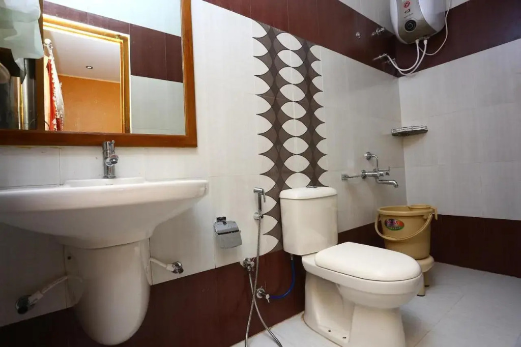 Lagana MMR Holiday Inn