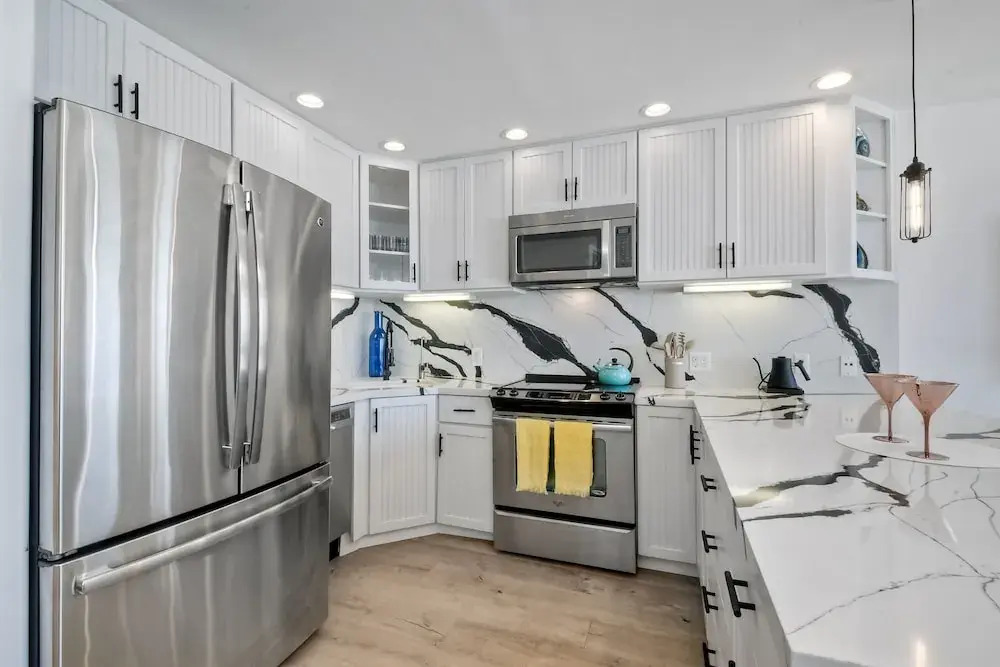 Solana Sunset Stunning Beachside Retreat for 4!