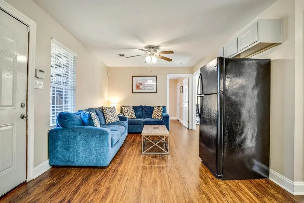 Lasalle 1b/2b · Centrally Located Gated Units Great for Groups!