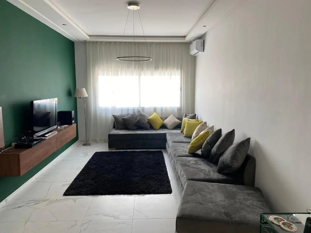 Lovely 4-Bedroom Condo with Pool