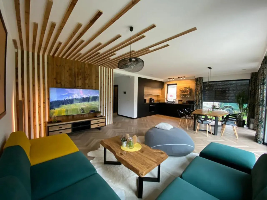 Highlander House