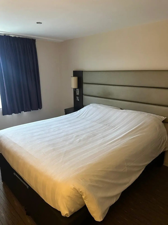 Premier Inn Wirral (Two Mills)