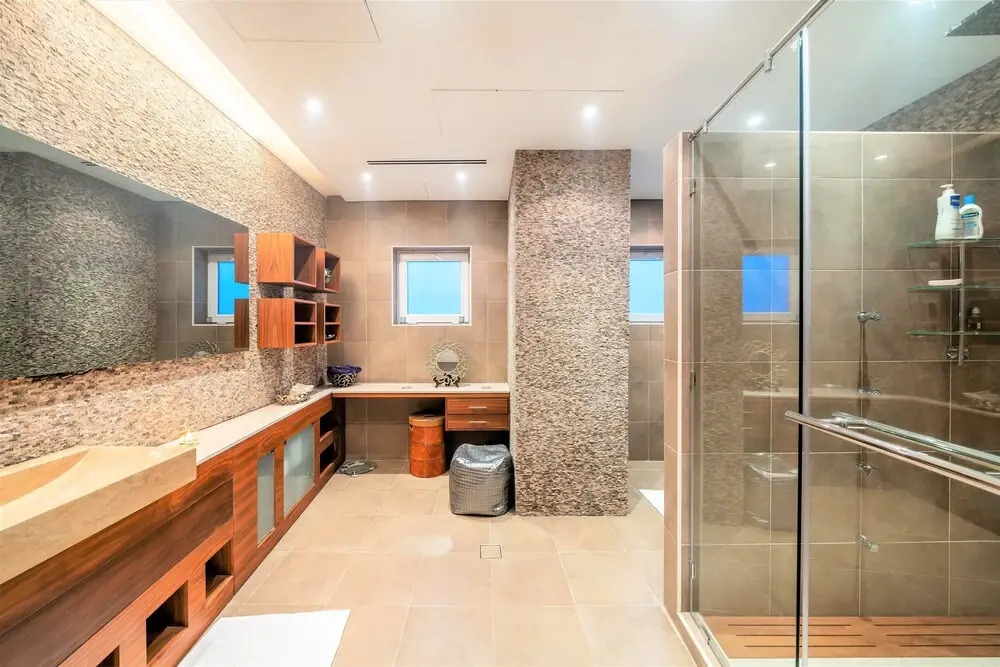 Ultimate Luxury sea front villa with private pool Palm Jumeirah