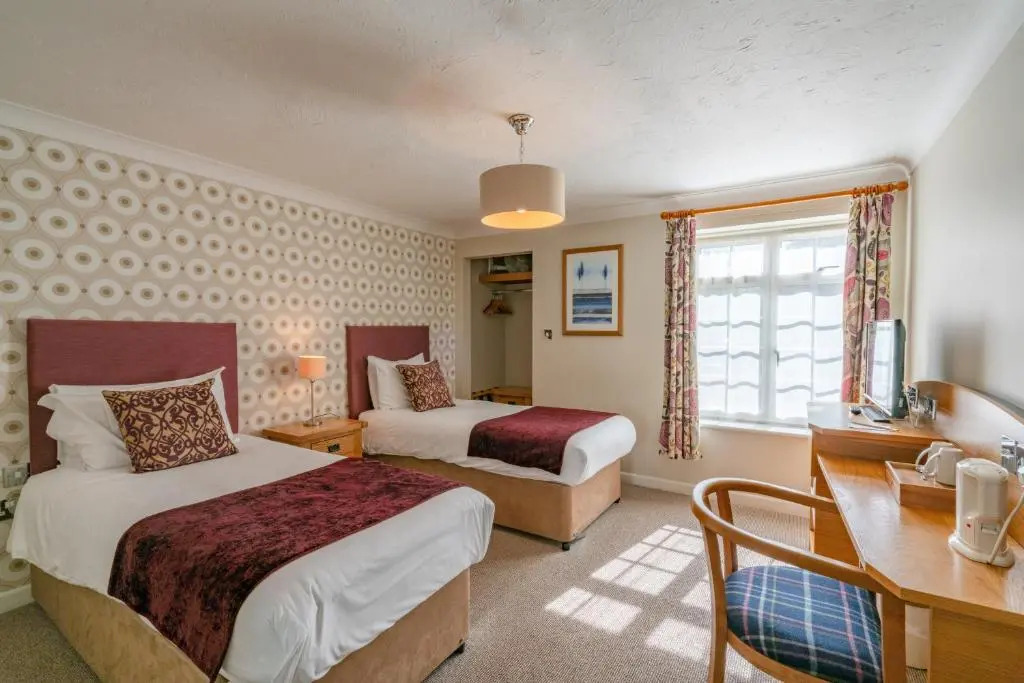 Avon Causeway Hotel