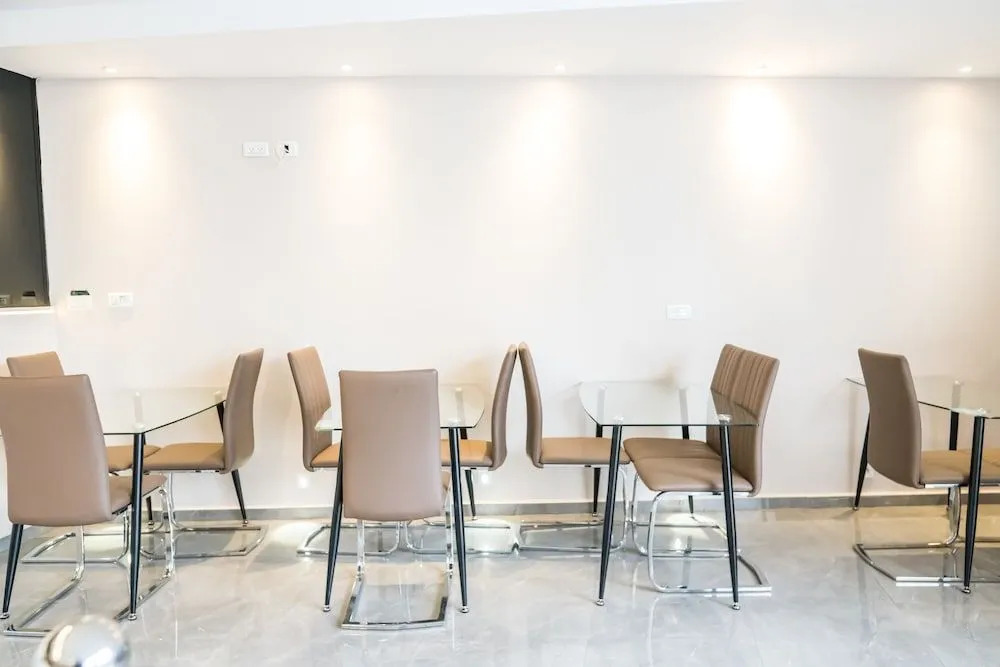 Lago Suites Hotel