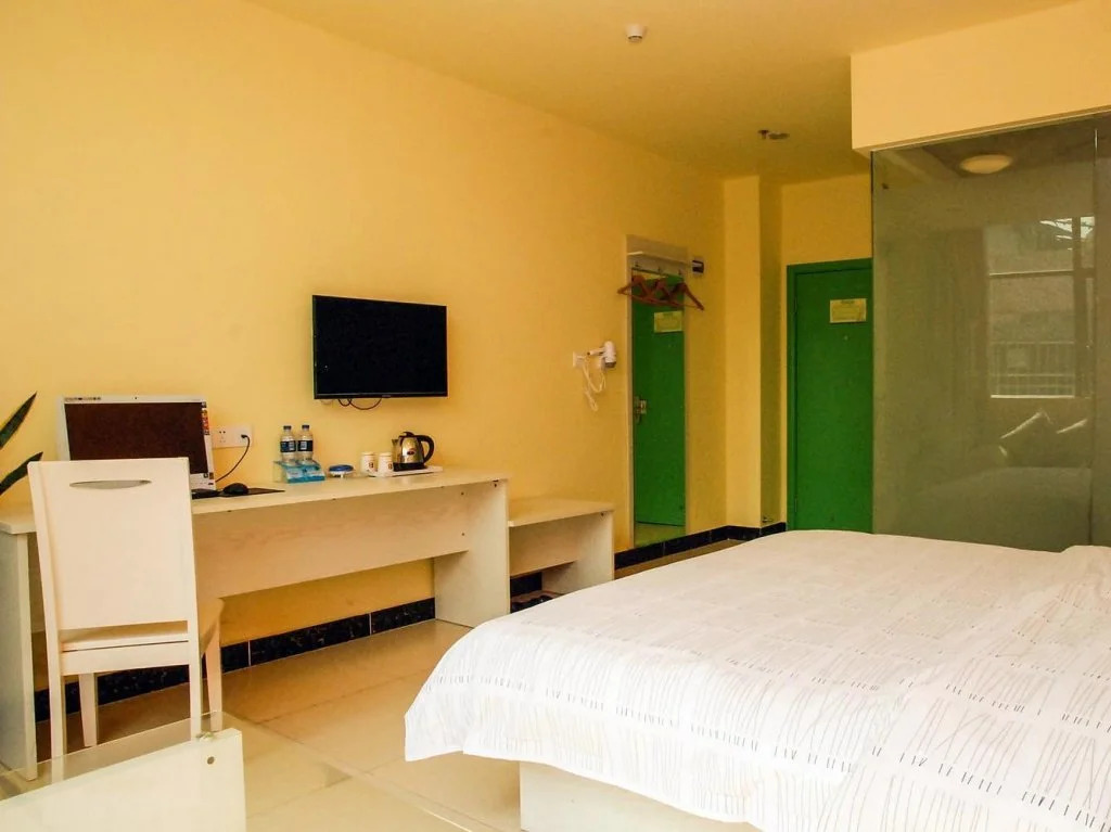 8 Inns Dongguan Shijie Branch