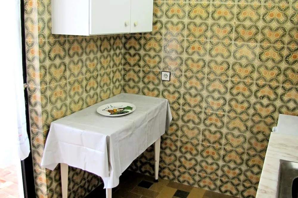 Apartment with 2 Bedrooms in Porches, with Furnished Balcony And Wifi