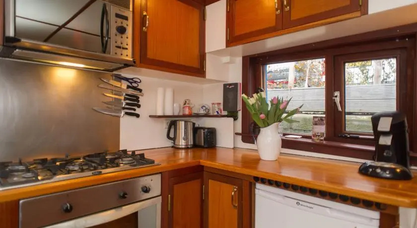 Noahs houseboat Amsterdam