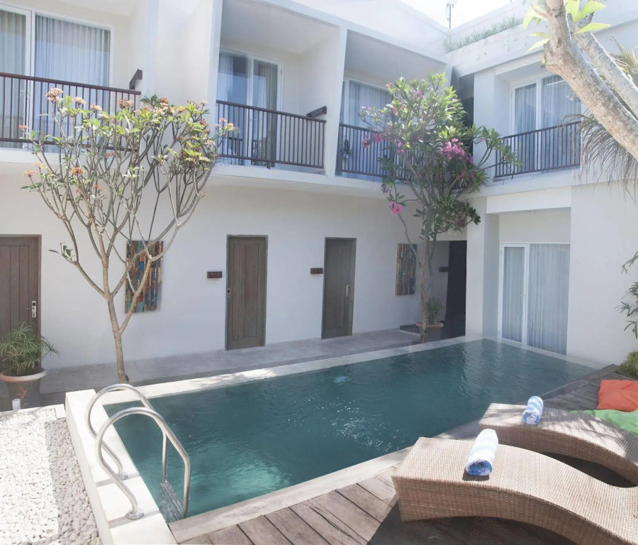 Hola Seminyak