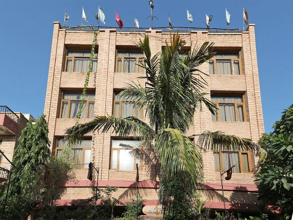 Collection O Rai Ka Bagh Near Railway Station Formerly Pioneer Plaza
