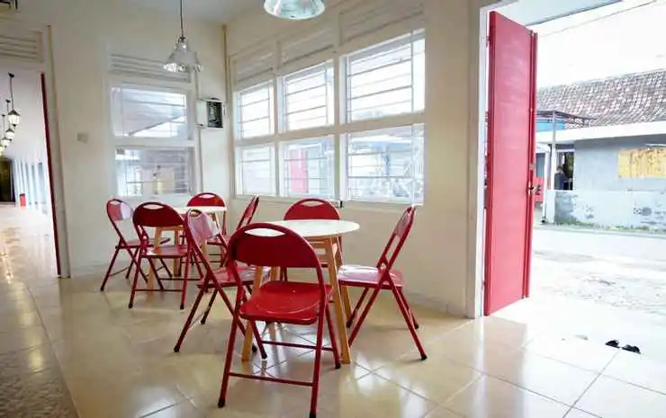 Home Addicts Hostel