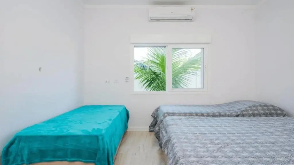 Casa de alto padrão, com 5 suítes, a 50m praia de Barequeçaba