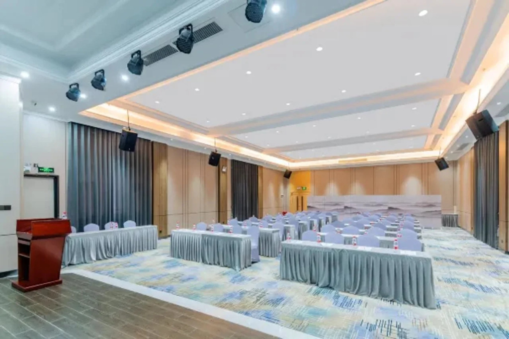 Vienna Hotel Guangdong Zhongshan Xiaolan High-Speed Railway Station