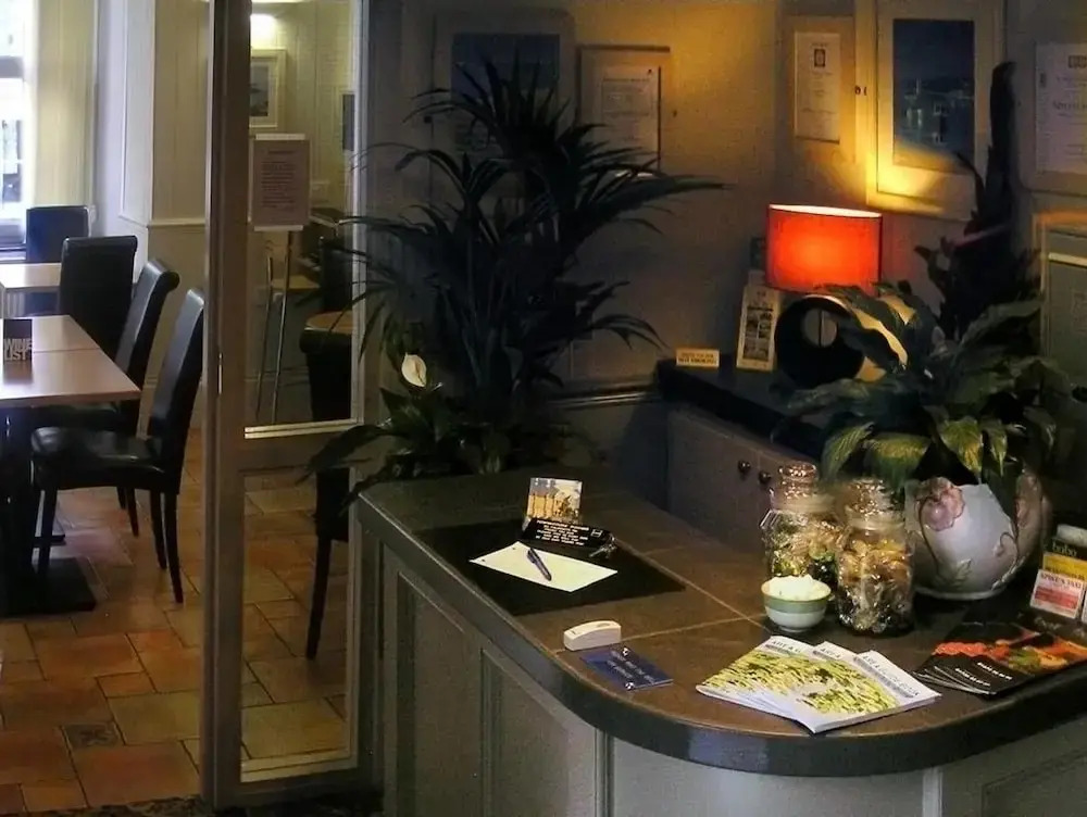 TOWNHOUSE ROOMS