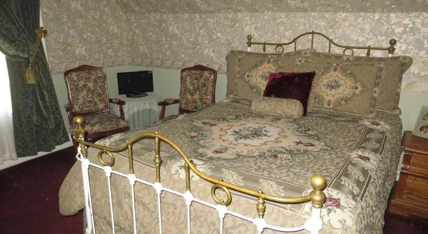Edith Palmer's Country Inn