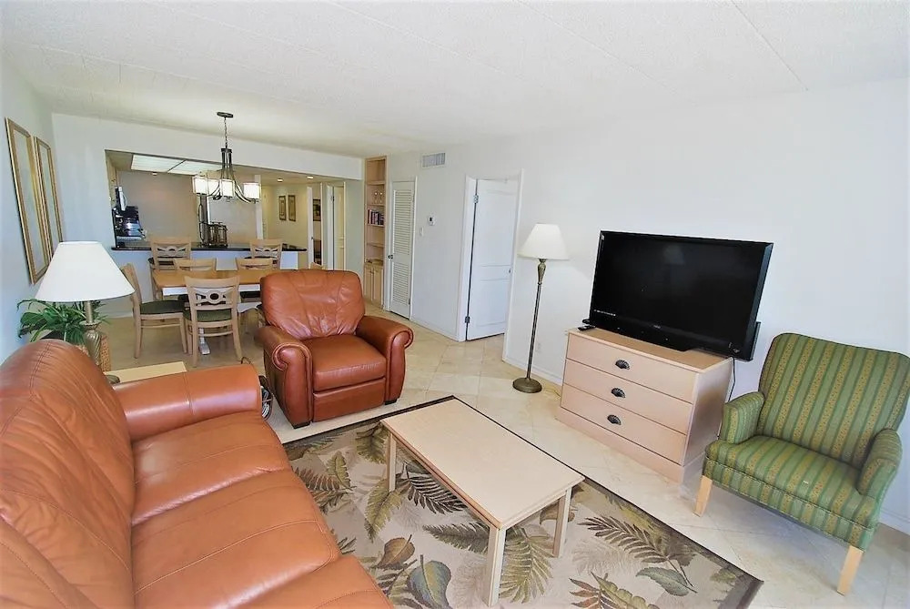 Breakers Unit #307 2 Bedroom Condo by RedAwning