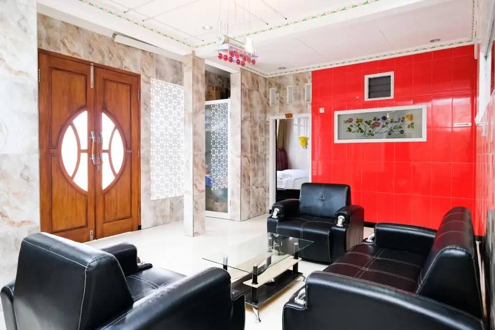 Urbanview Hotel Mawar Sharon near Alun Alun Batu