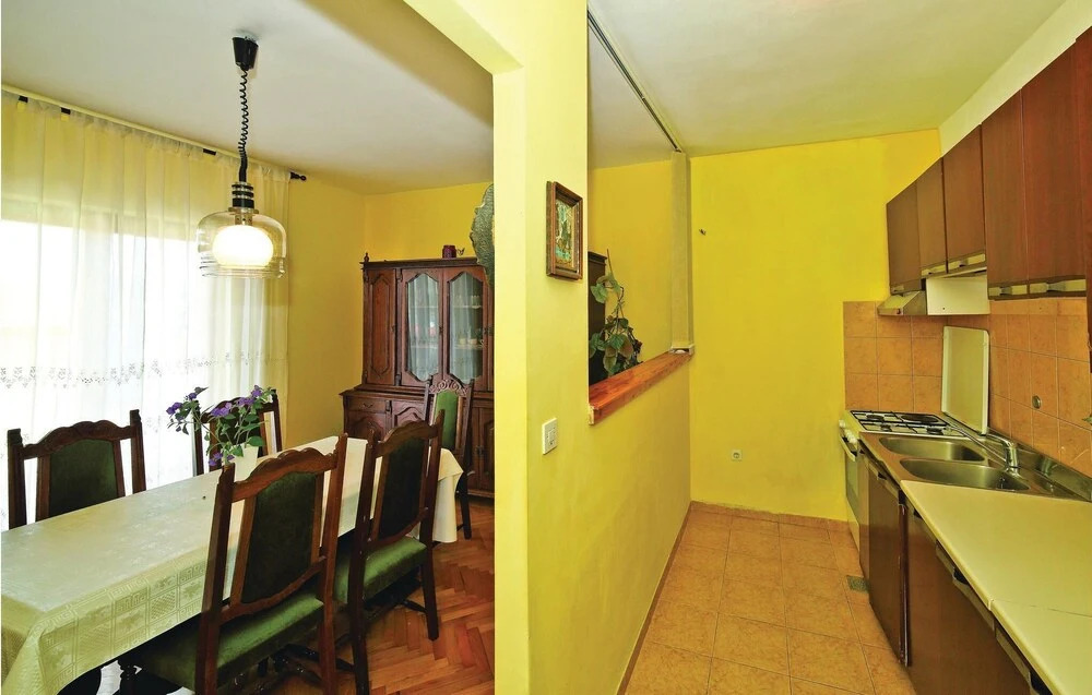 Beautiful Apartment in Mastrinka With Wifi and 2 Bedrooms