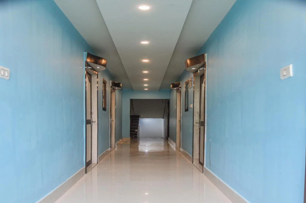 OYO 15443 Hotel Mega Palace